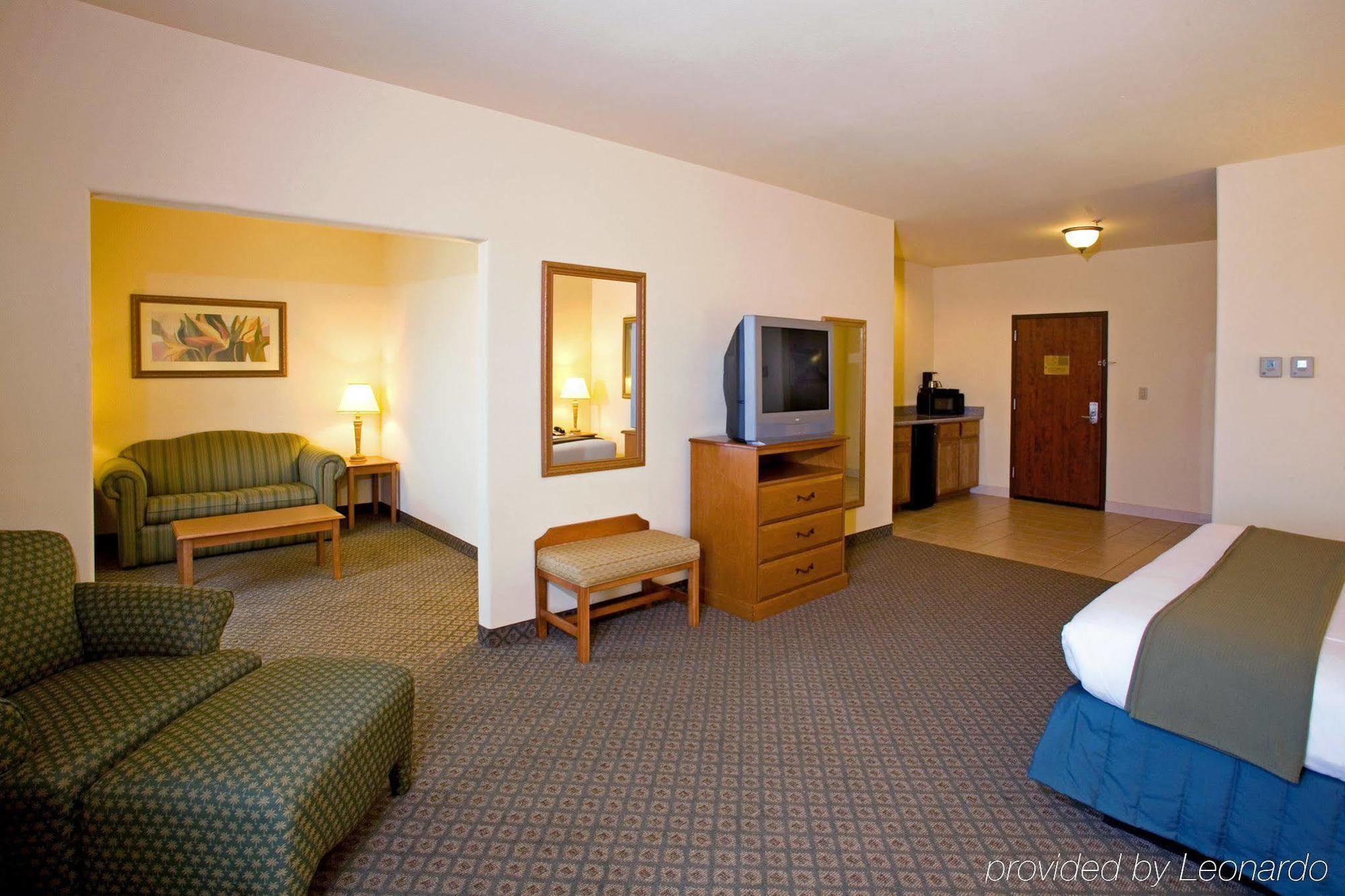 Holiday Inn Express Hotel & Suites Rio Grande City, An Ihg Hotel Номер фото