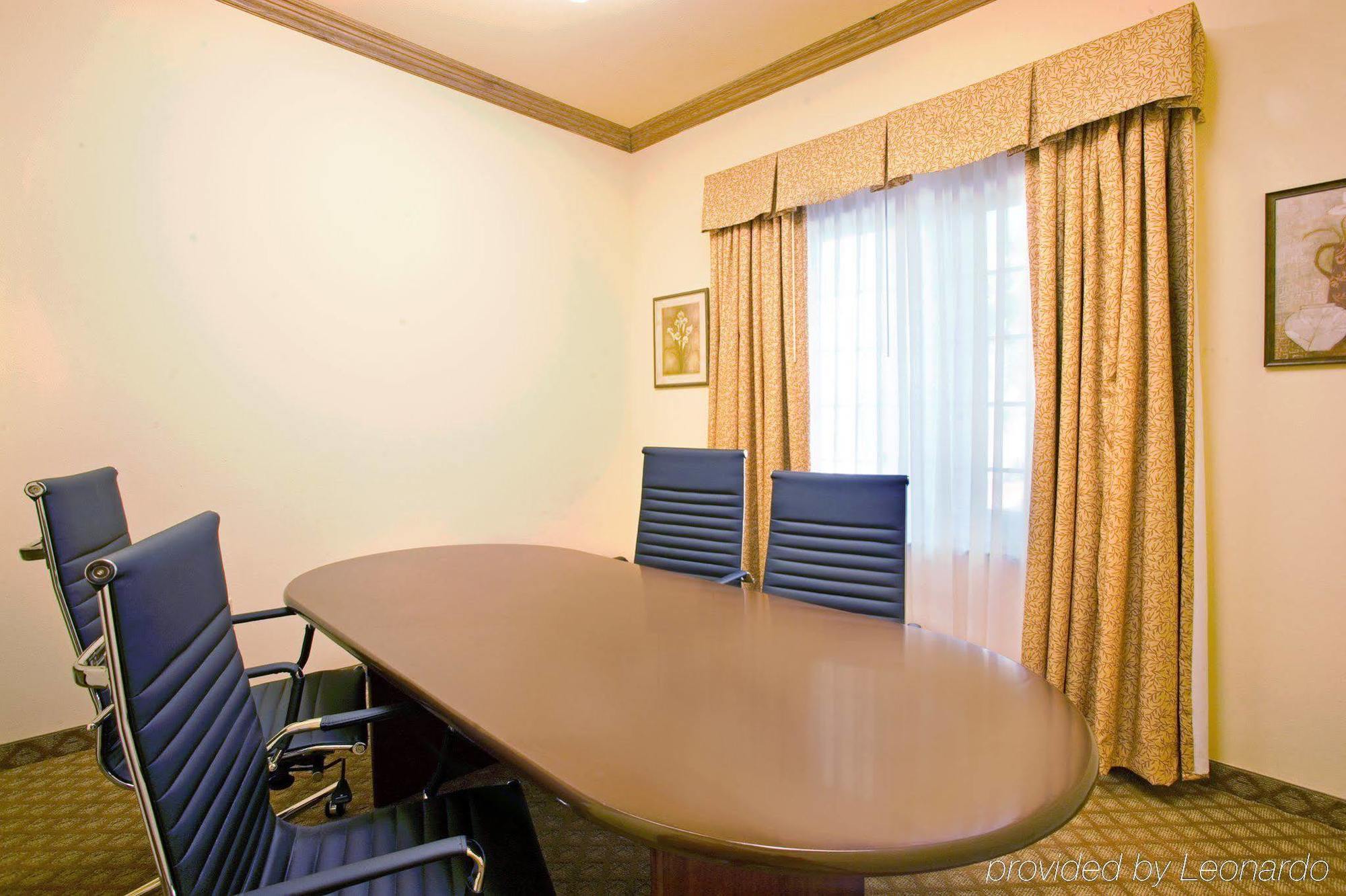 Holiday Inn Express Hotel & Suites Rio Grande City, An Ihg Hotel Удобства фото